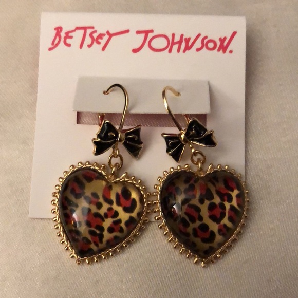 Betsey Johnson Gold Tone Leopard Heart Shaped Drop Earrings Bow Accent NWT - Picture 2 of 11